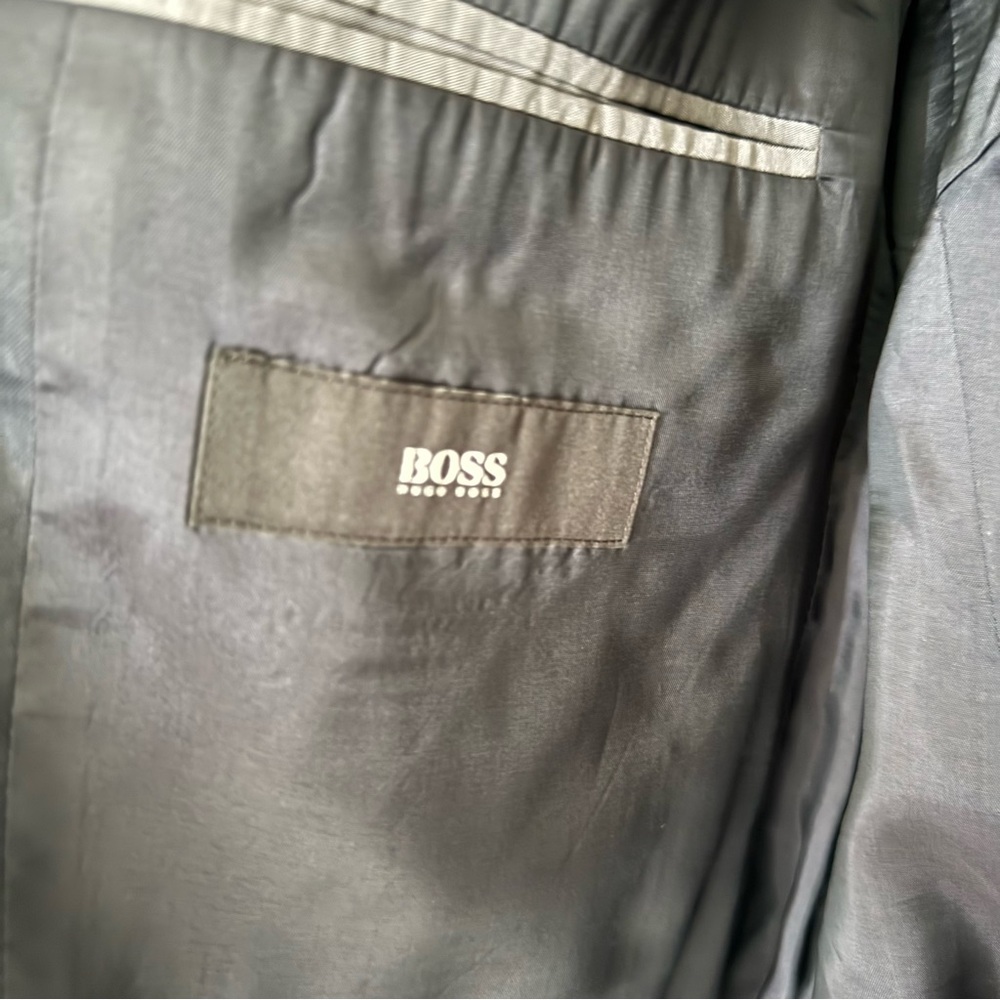 Boss Men's Charcoal Gray Two-Piece Suit Jacket & Trousers - Picture 2 of 3